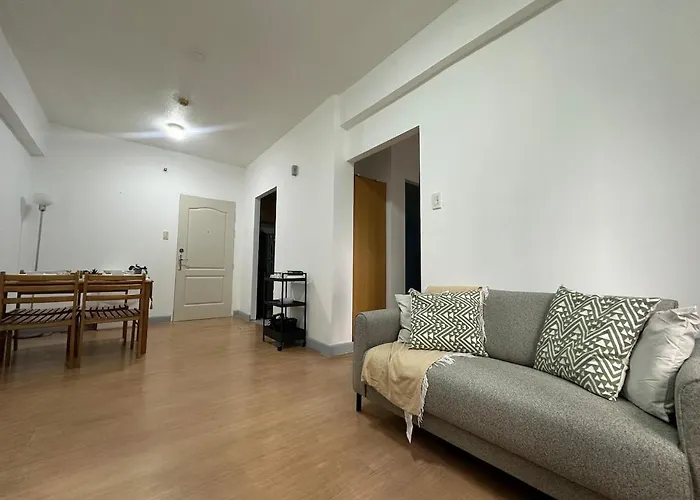 Cozy Urban Retreat In Burgos Circle, Bgc Manila