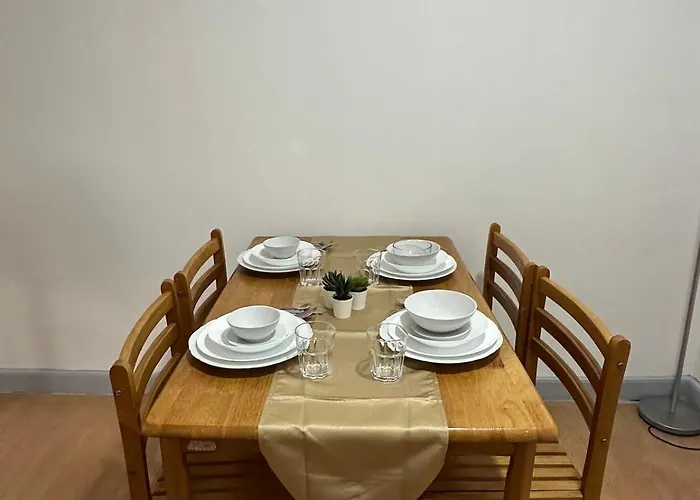 Cozy Urban Retreat In Burgos Circle, Bgc Manila