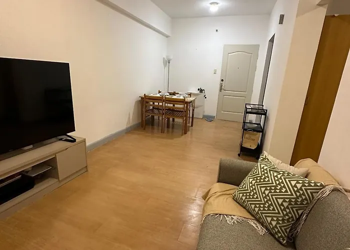 Cozy Urban Retreat In Burgos Circle, Bgc * Manila